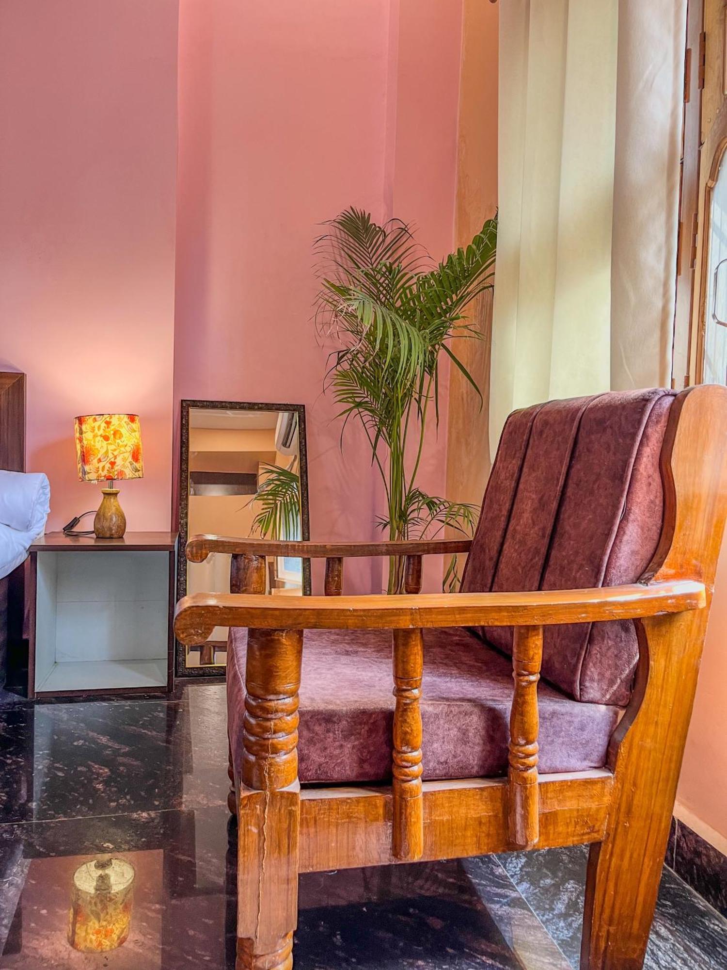 Hotel In Near Ghats By The Holy Meander Varanasi